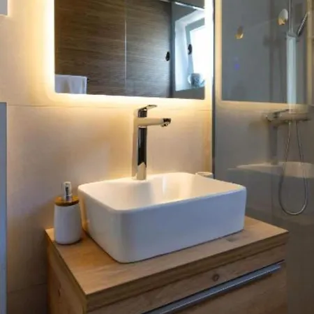 Luma Diklo - Classic One Bedroom With Sea View Apartman